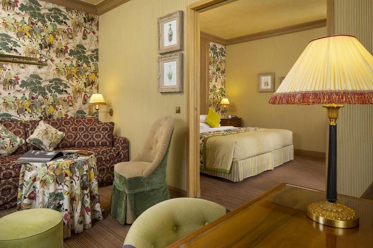 Chambiges Elysees 4*