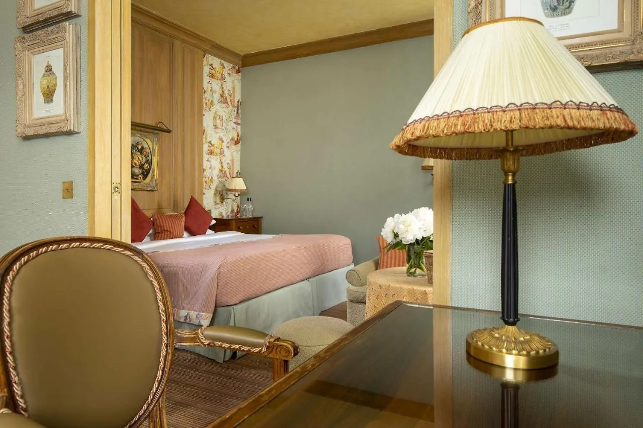 Hotel Chambiges Elysées 4*
