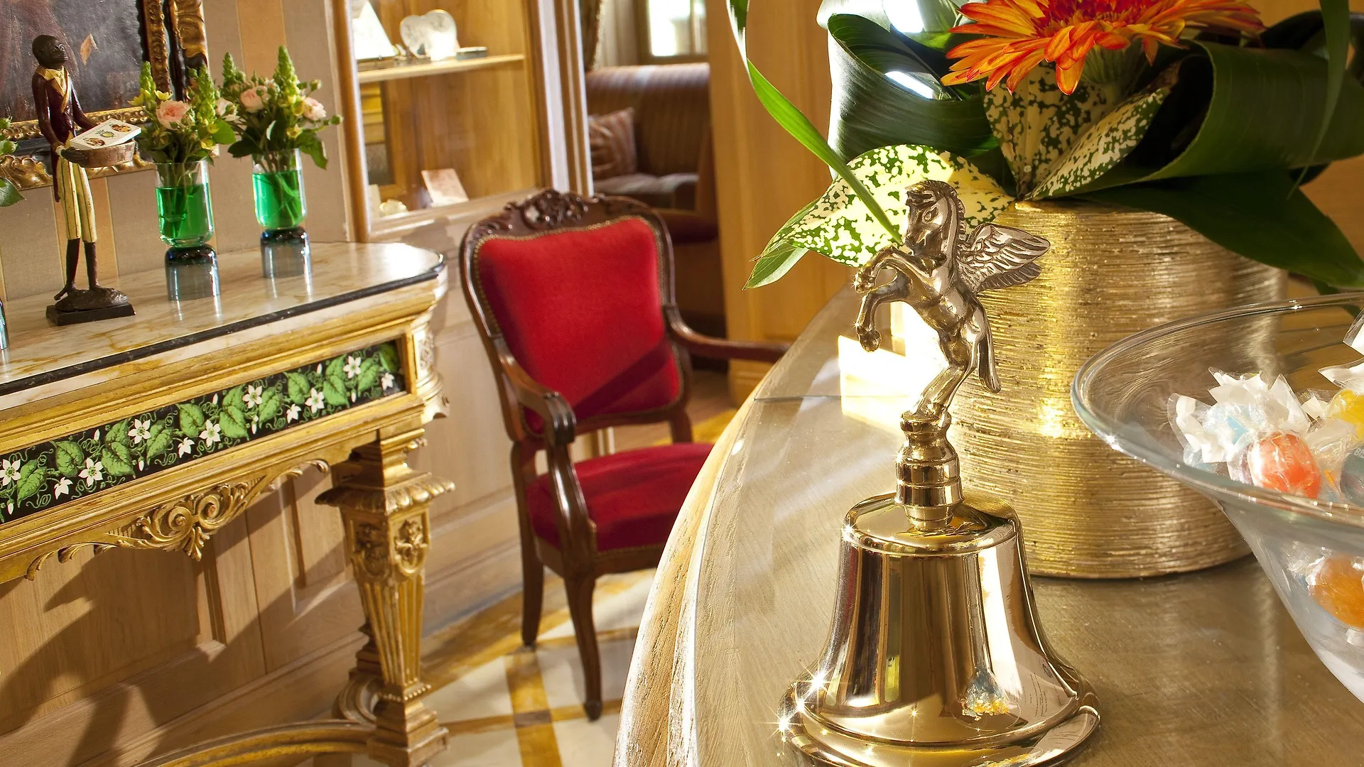 Hotel Chambiges Elysees Paris