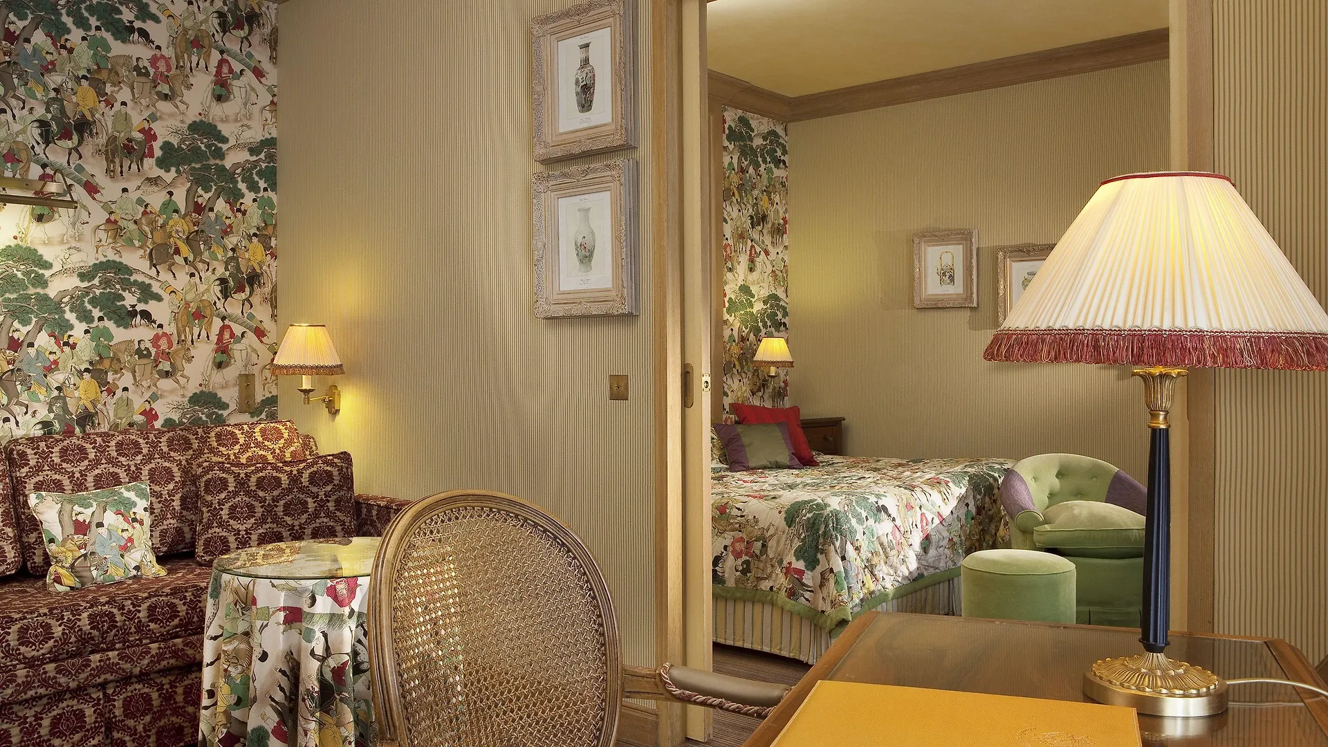 Hotel Chambiges Elysees 4*