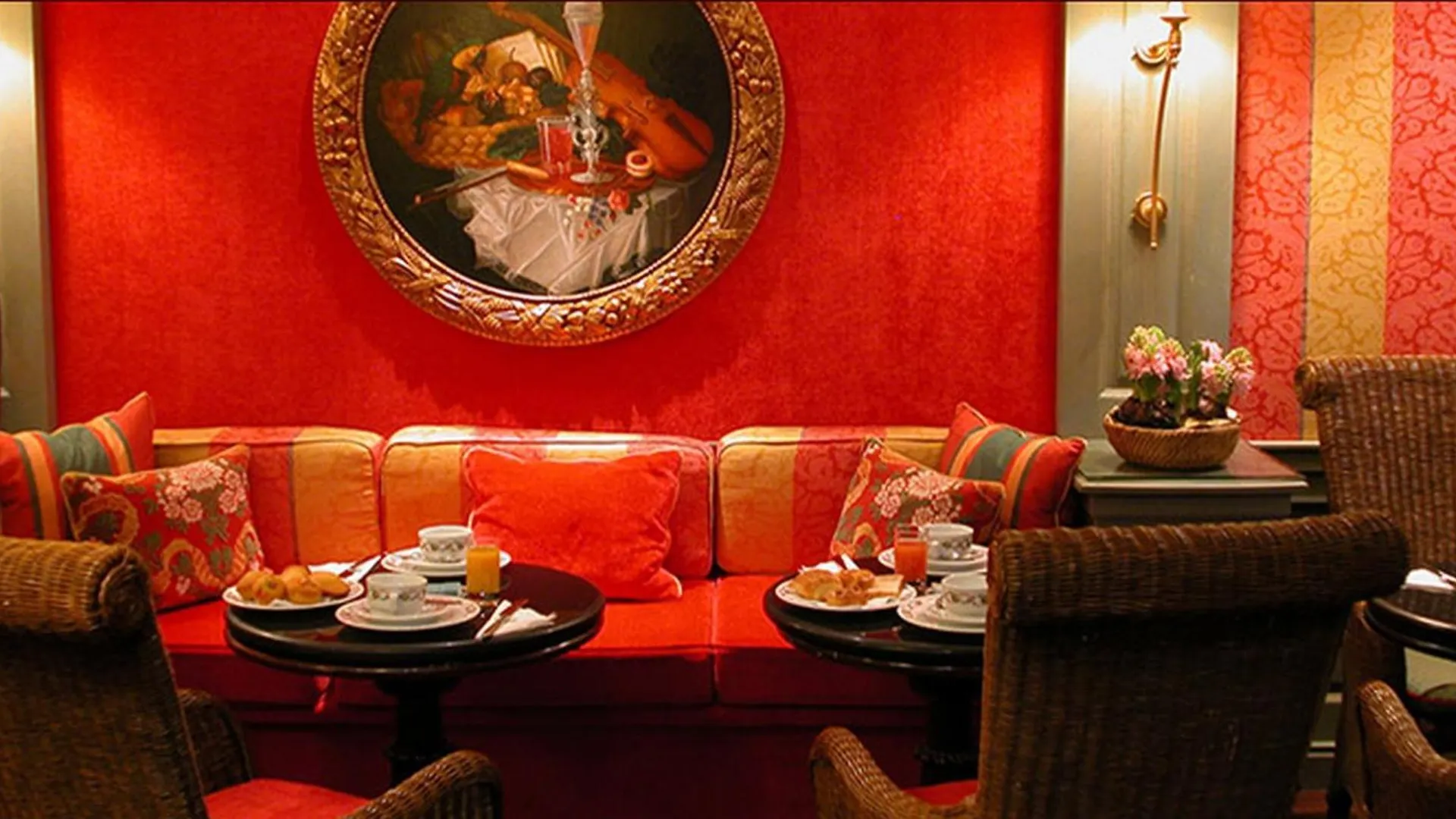 Hotel Chambiges Elysees 4*